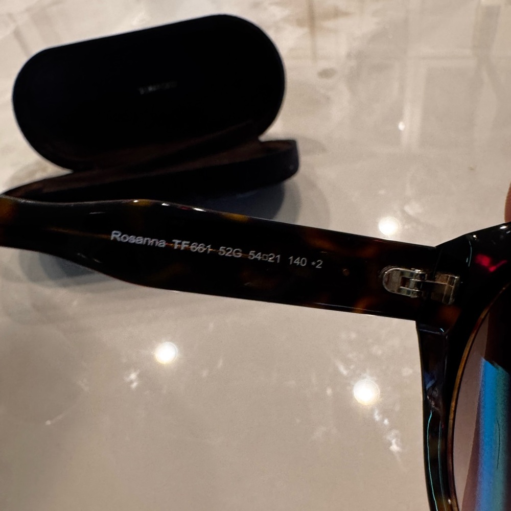 Tom Ford Rosanna Tortoise Shell Sunglasses - Picture 9 of 10